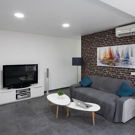Poseidon Apartment By Michalis Agia Napa Buitenkant foto
