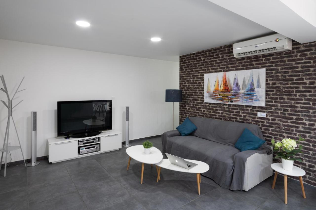 Poseidon Apartment By Michalis Agia Napa Buitenkant foto