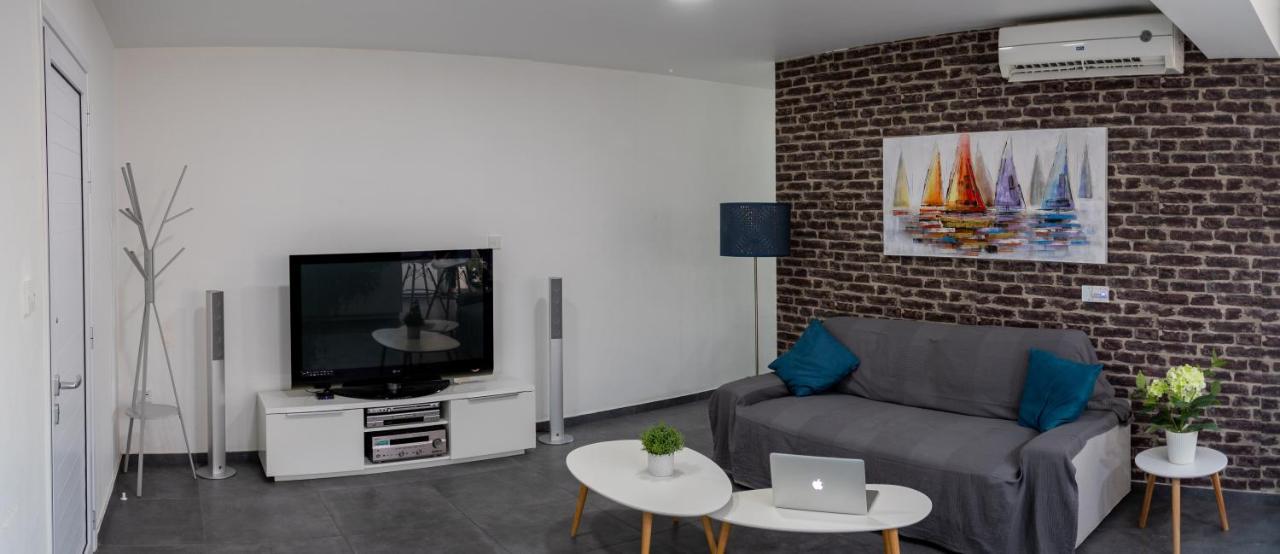 Poseidon Apartment By Michalis Agia Napa Buitenkant foto